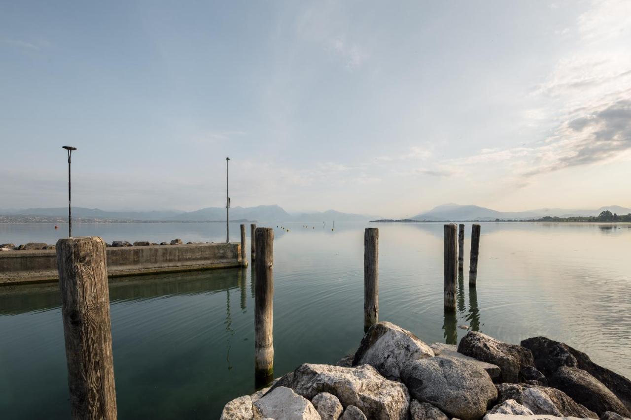 Hotel Aquila D'Oro Desenzano Дезенцано-дель-Гарда Экстерьер фото