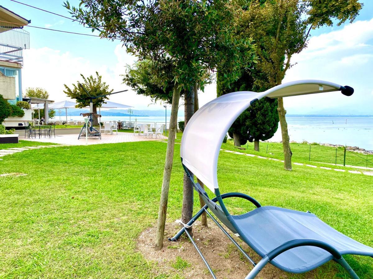 Hotel Aquila D'Oro Desenzano Дезенцано-дель-Гарда Экстерьер фото