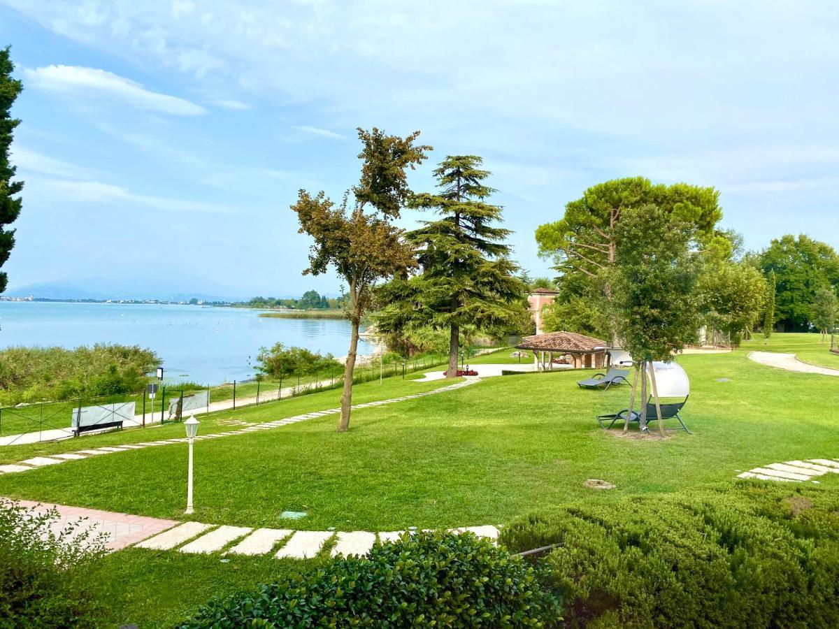 Hotel Aquila D'Oro Desenzano Дезенцано-дель-Гарда Экстерьер фото