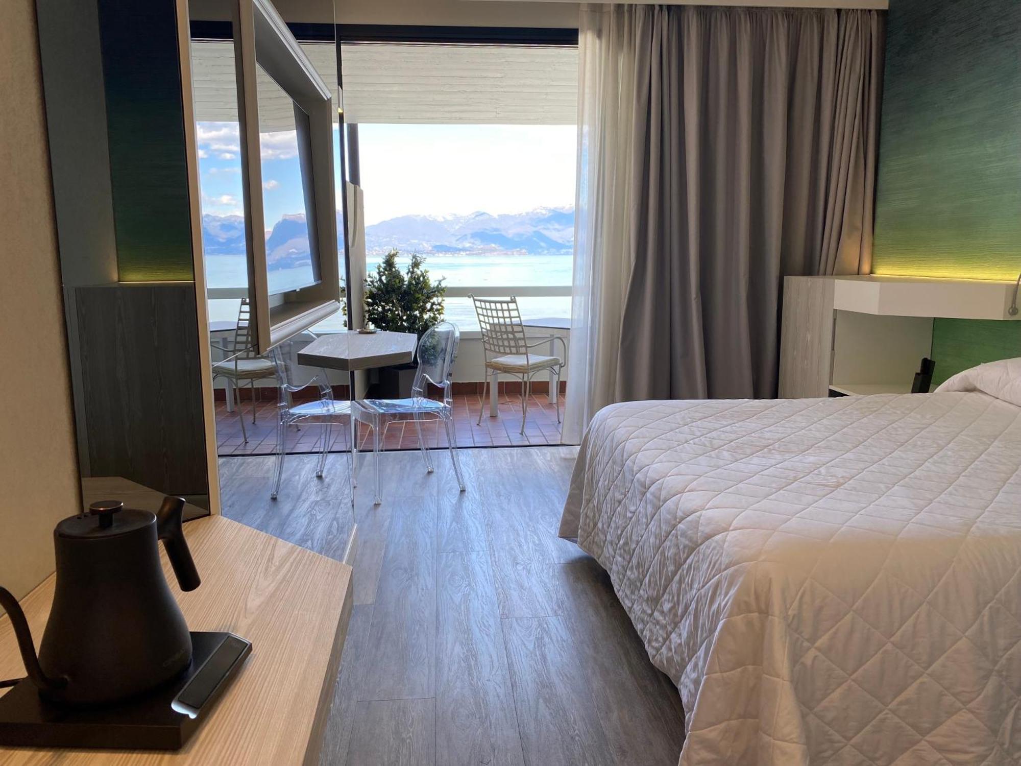 Hotel Aquila D'Oro Desenzano Дезенцано-дель-Гарда Экстерьер фото