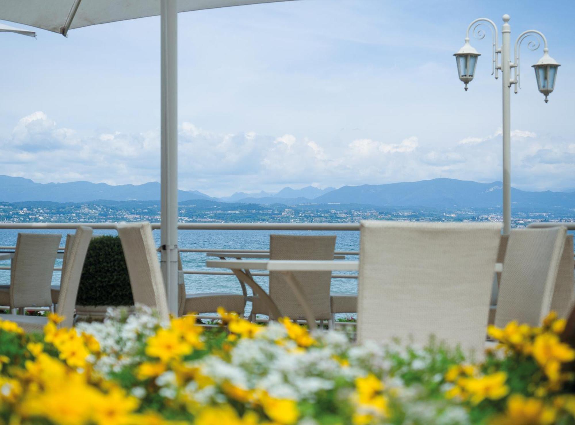 Hotel Aquila D'Oro Desenzano Дезенцано-дель-Гарда Экстерьер фото