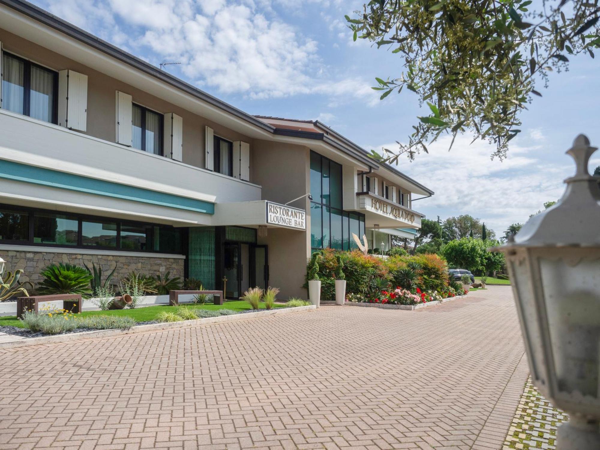 Hotel Aquila D'Oro Desenzano Дезенцано-дель-Гарда Экстерьер фото