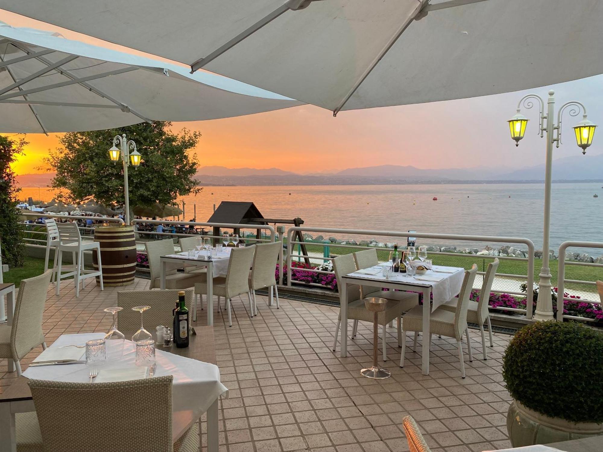 Hotel Aquila D'Oro Desenzano Дезенцано-дель-Гарда Экстерьер фото