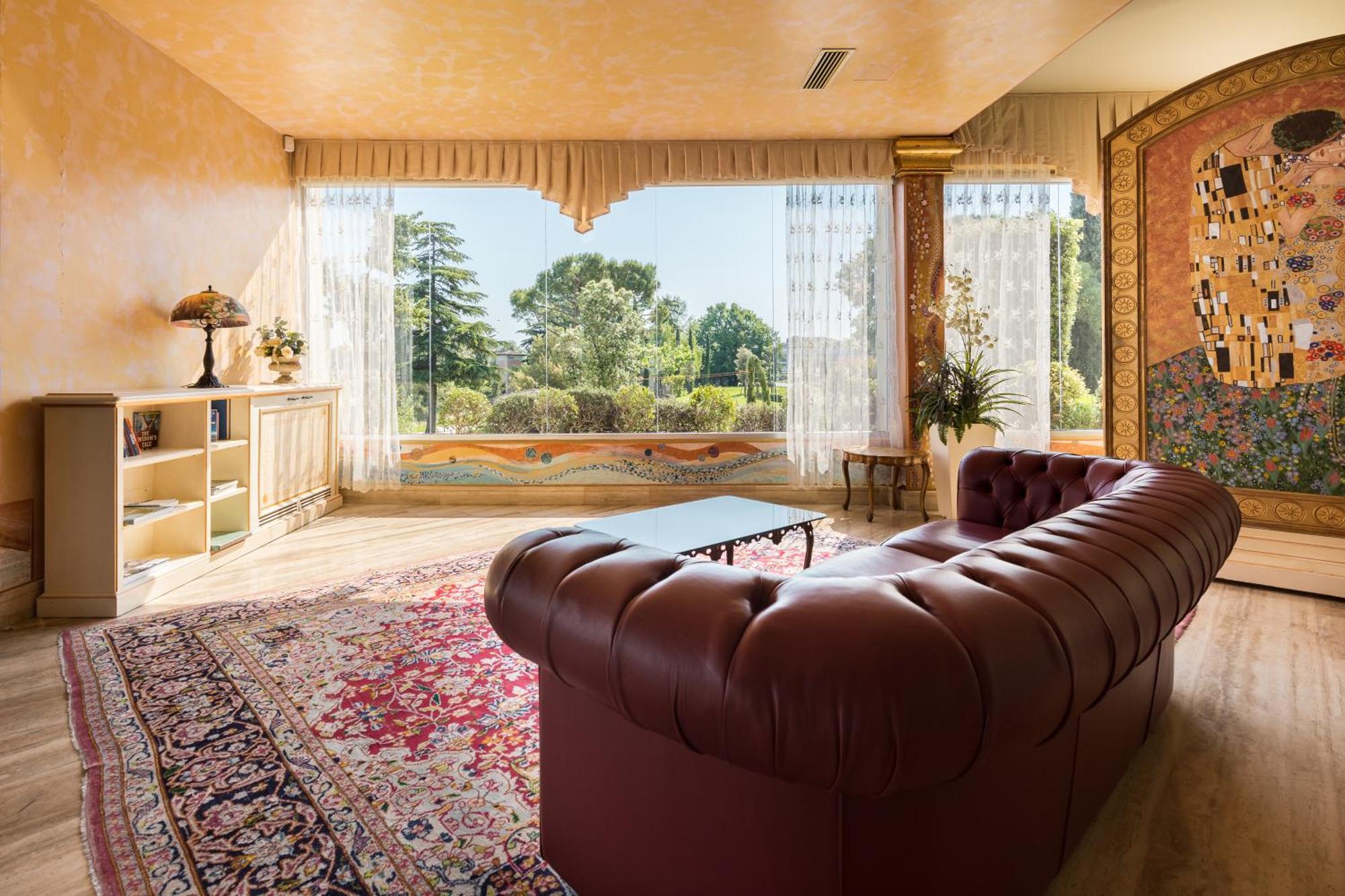 Hotel Aquila D'Oro Desenzano Дезенцано-дель-Гарда Экстерьер фото