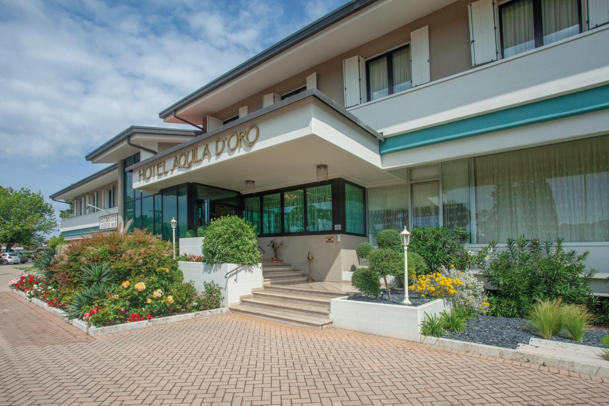 Hotel Aquila D'Oro Desenzano Дезенцано-дель-Гарда Экстерьер фото