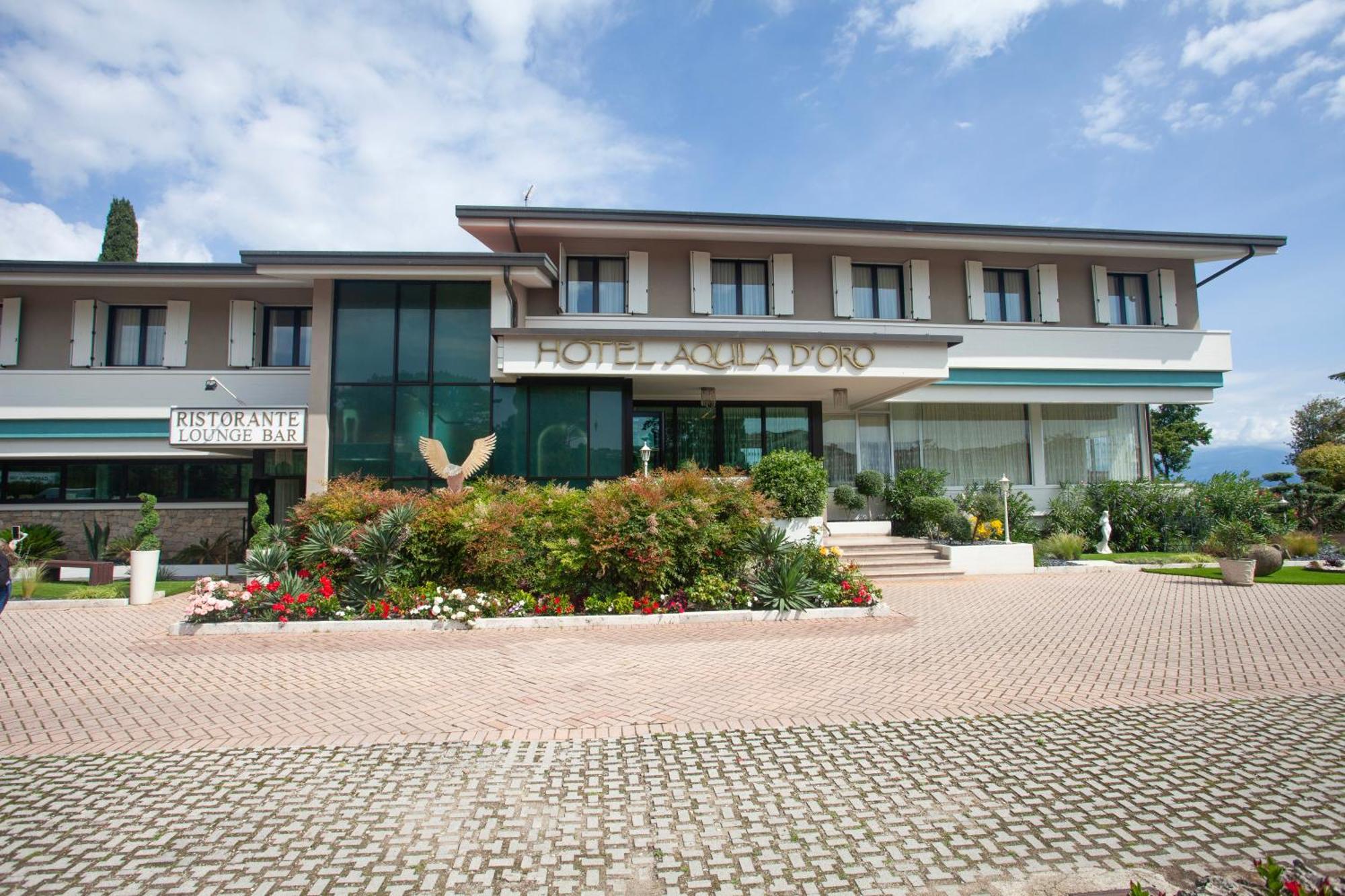 Hotel Aquila D'Oro Desenzano Дезенцано-дель-Гарда Экстерьер фото